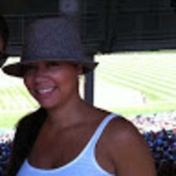 Meet your Posher, Jillian - Picture 1 of 1